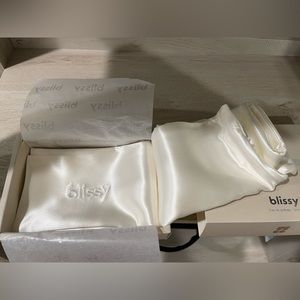Blissy silk pillowcase. Standard size. Cream.